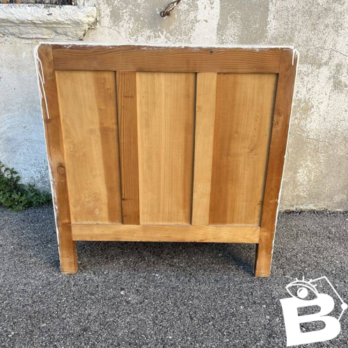 Commode en bois peint en blanc