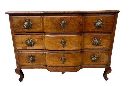 Louis XV chest of drawers with three drawers in solid walnut, 18th century.