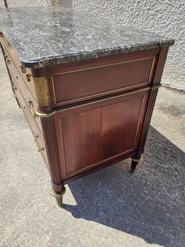 COMMODE LOUIS XVI EN ACAJOU AVEC 3 TIROIRS DU XIX ème SIECLE