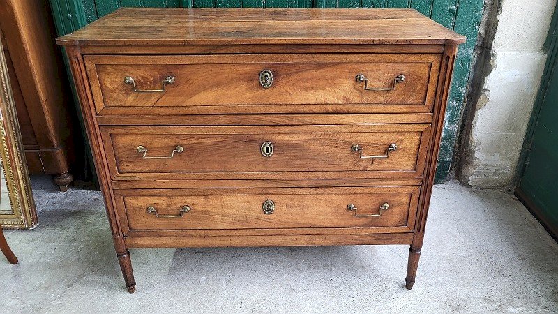 COMMODE LOUIS XVI EN NOYER 3 TIROIRS DU XIX ème SIECLE