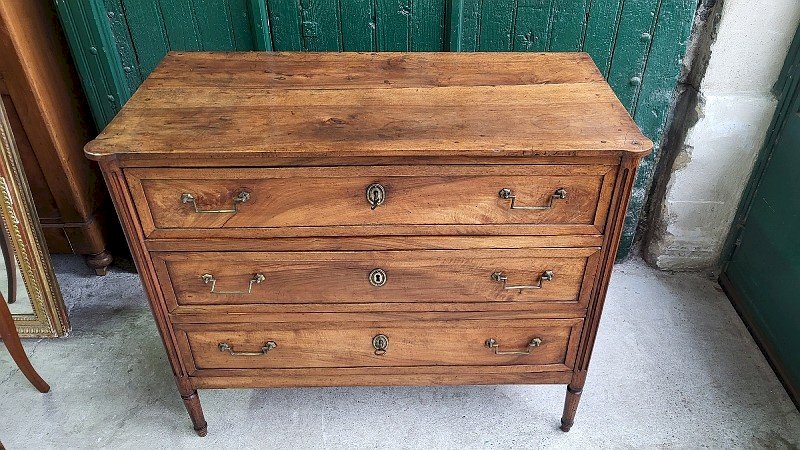 COMMODE LOUIS XVI EN NOYER 3 TIROIRS DU XIX ème SIECLE