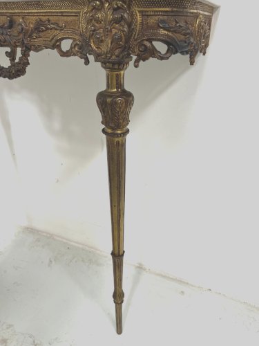 Console de style Louis XVI en bronze doré XX siècle