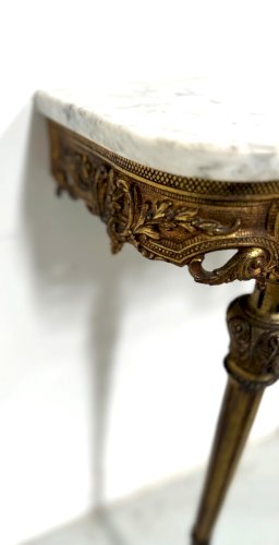 Console de style Louis XVI en bronze doré XX siècle