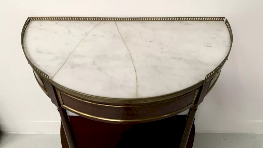 Console en demi lune de style Louis XVI en acajou XIX siècle