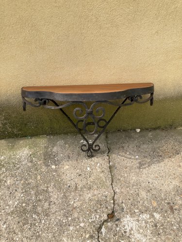 Console fer forgé à décor de feuilles de Lys - début XXe 