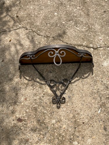 Console fer forgé à décor de feuilles de Lys - début XXe 