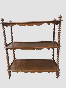 Console Napoléon III a trois plateaux en acajou et placage XIX siècle