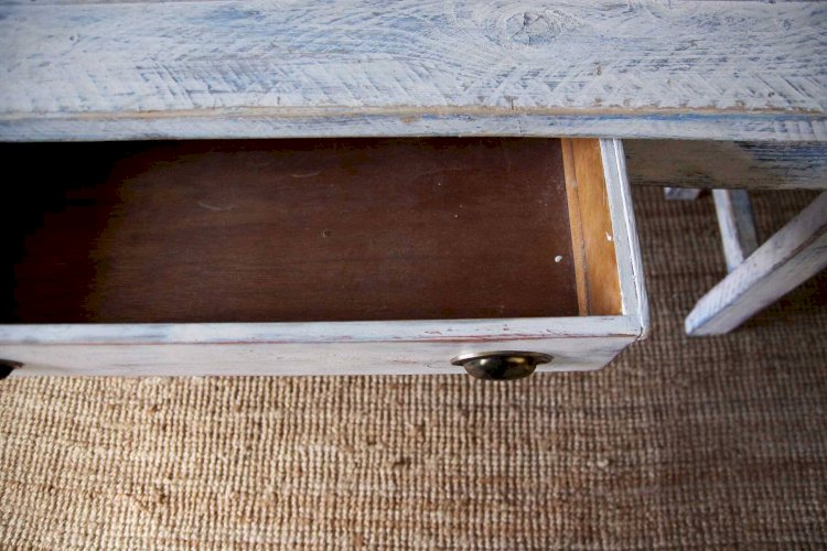 Console / tablette patinée en bois