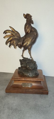 COQ EN BRONZE DE PAUL COMOLERA SUR SOCLE EN BOIS