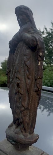 Coque de Vierge en fonte de fer époque 18éme Hauteur:33cm poids:4600 grammes