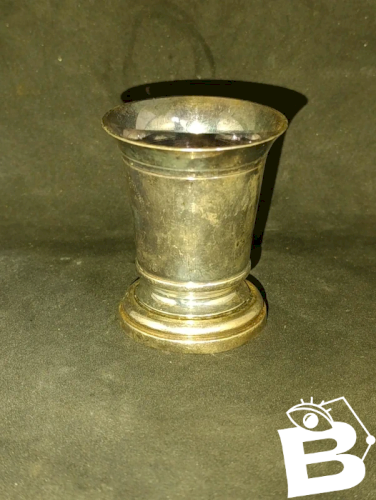 coquetier ancien en metal argente ercuis en etat correct