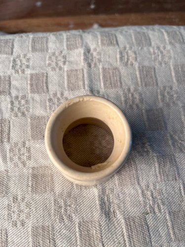 Coquetier diabolo en faïence ancienne