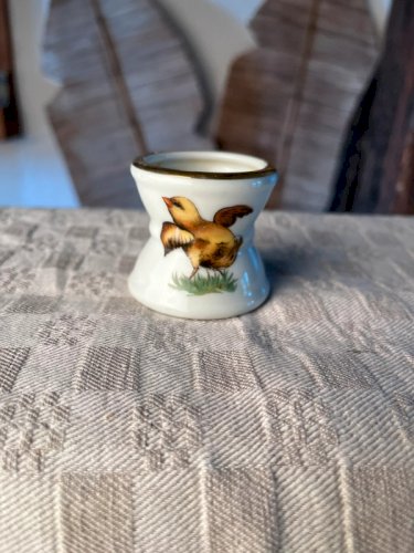 Coquetier diabolo en porcelaine ancienne