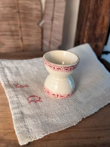 Coquetier diabolo en terre de fer