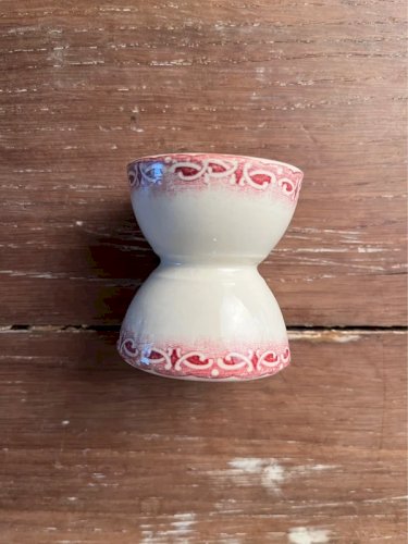 Coquetier diabolo en terre de fer