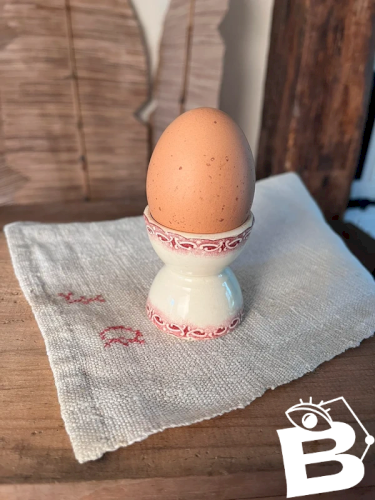 Coquetier diabolo en terre de fer