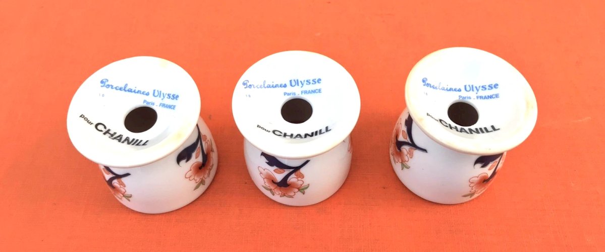Coquetier porcelaines Ulysse Paris pour Chanill Décor floral dans le style Imari l'un des fleurons des arts décoratifs japonais 