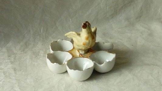 EGG CUP CHICKEN PORCELAIN GERMANY*