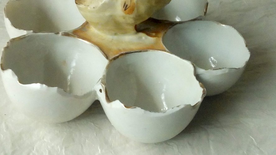 COQUETIER PORTE ŒUF EN PORCELAINE  POUSSIN  GERMANY*