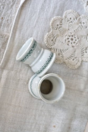 Coquetiers diabolo anciens en terre de fer - Décor frise vert
