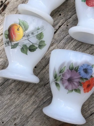 Coquetiers vintage Arcopal motifs différents