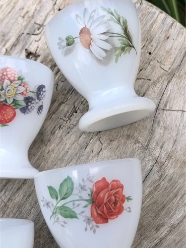 Coquetiers vintage Arcopal motifs différents