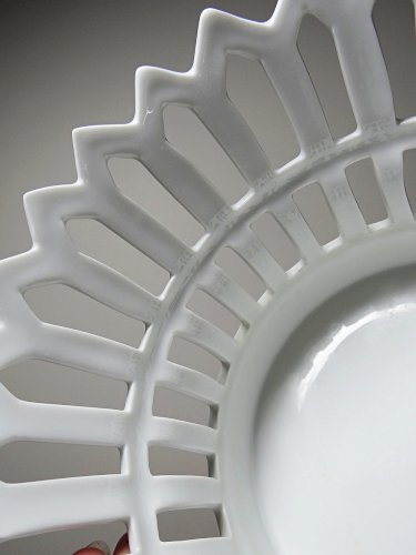 Corbeille coupe à fruits en porcelaine ajourée blanche fine vintage