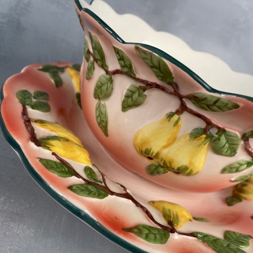 Corbeille coupe saladier égouttoir fruit avec assiette décor poire barbotine GV
