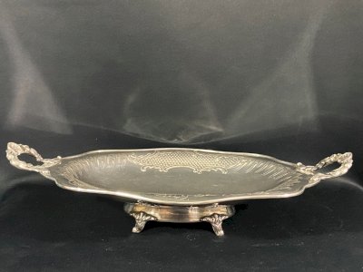 Oblong flat-footed pedestal bowl Regency silver-plated metal centerpiece