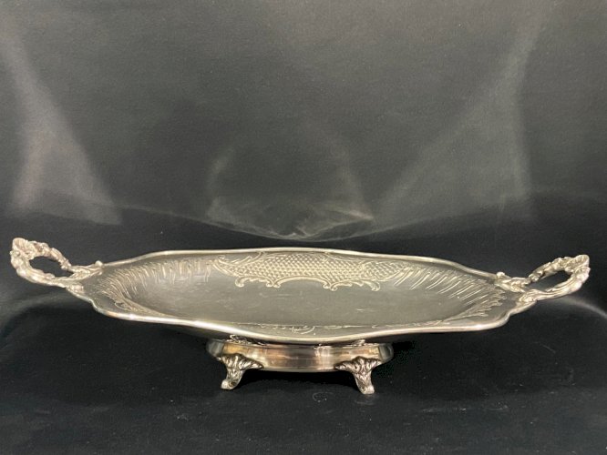 Corbeille coupe sur pied plat oblong centre de table en métal argenté Régence