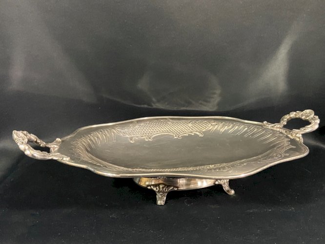 Corbeille coupe sur pied plat oblong centre de table en métal argenté Régence