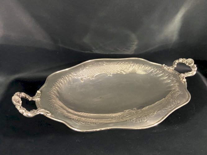 Corbeille coupe sur pied plat oblong centre de table en métal argenté Régence