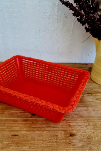 Corbeille en plastique orange vintage