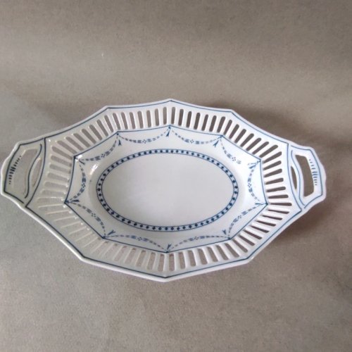 Corbeille en porcelaine, manufacture Bavière Monopole