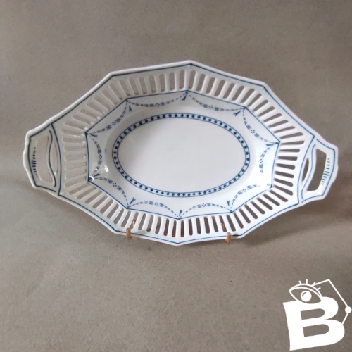 Corbeille en porcelaine, manufacture Bavière Monopole