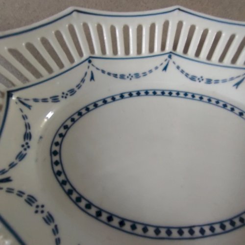 Corbeille en porcelaine, manufacture Bavière Monopole