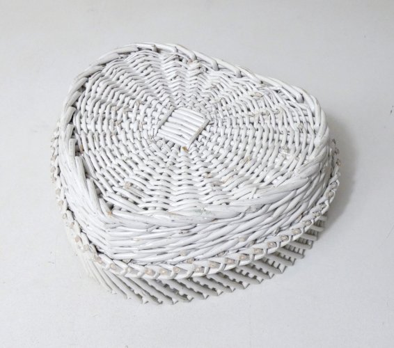 corbeille vide poche panier en rotin forme cœur vintage