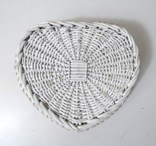 corbeille vide poche panier en rotin forme cœur vintage