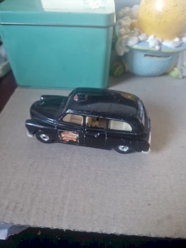 CORGI AUSTIN london taxi MADE IN GB