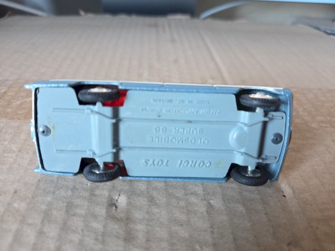 Corgi Toys SB 1/43 - Oldsmobile Super 88 Bleue- TBE