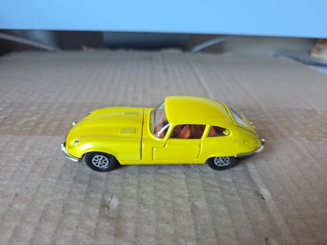 Corgi Toys - V12 Jaguar E Type 2+2 - Corgi Miniature 1/43- TBE