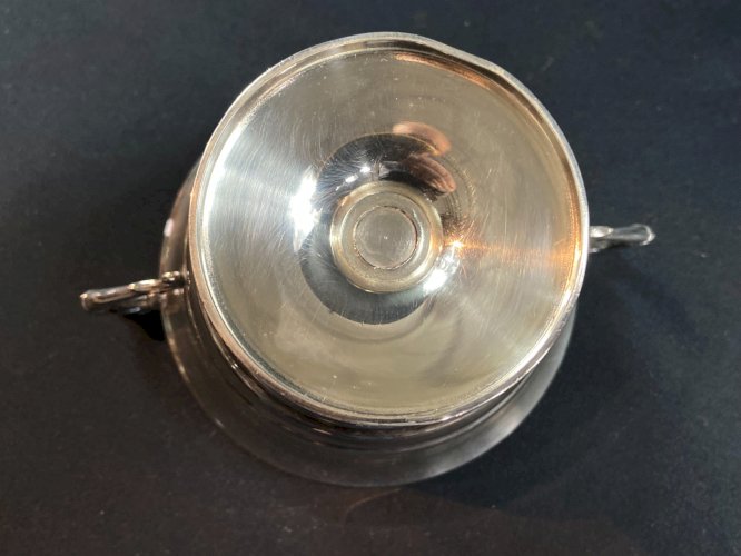 Coupe à anses sur piédouche en métal argenté