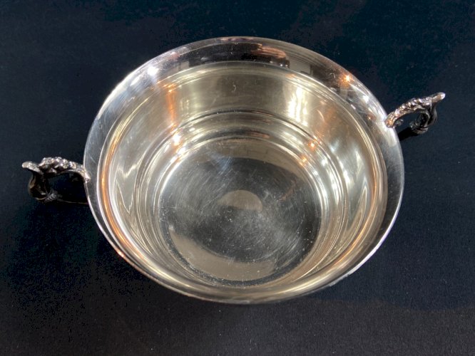 Coupe à anses sur piédouche en métal argenté