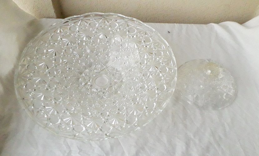Coupe à fruits en verre taillé