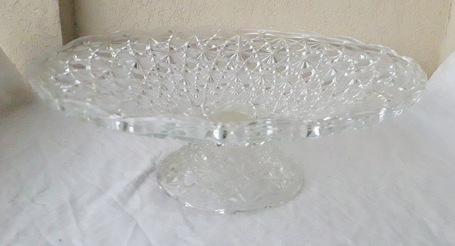 Coupe à fruits en verre taillé