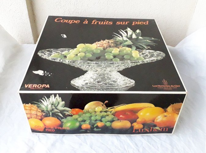 Coupe à fruits en verre taillé
