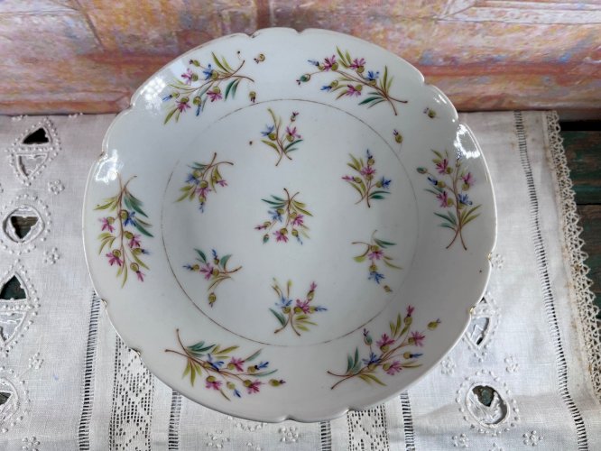 Coupe ancienne en porcelaine française – Rouenart À la Ville de Sèvres – XIXe