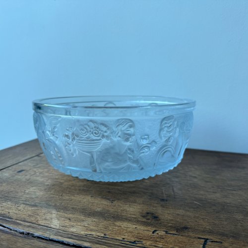 Coupe Art Déco 1930 en verre moulé pressé décor de femme aux fruits M3531