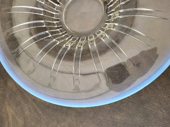 COUPE AVEC LES BORDS OPALESCENTS  N° 26
