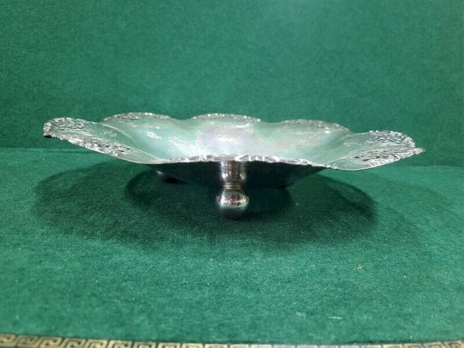 COUPE CENTRE DE TABLE EN METAL ARGENTE